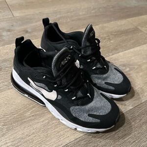 Nike Black and Gray Air Max 270